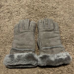 Ugg women’s gloves leather sherling